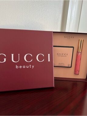 Gucci Beauty Pink Lip Gloss & Highlighter Set